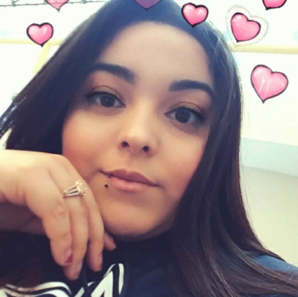 Meet your Posher, Elizabeth